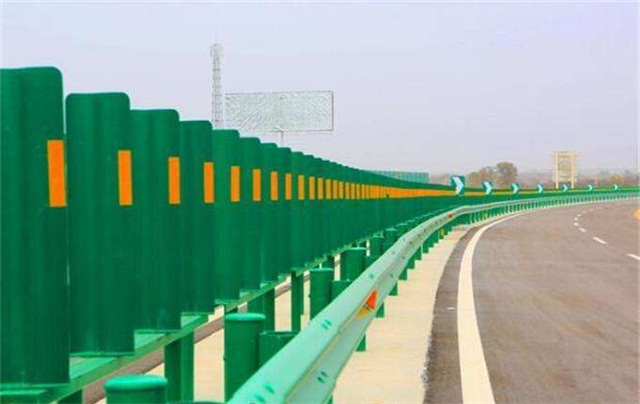 高速公路孔型护栏板